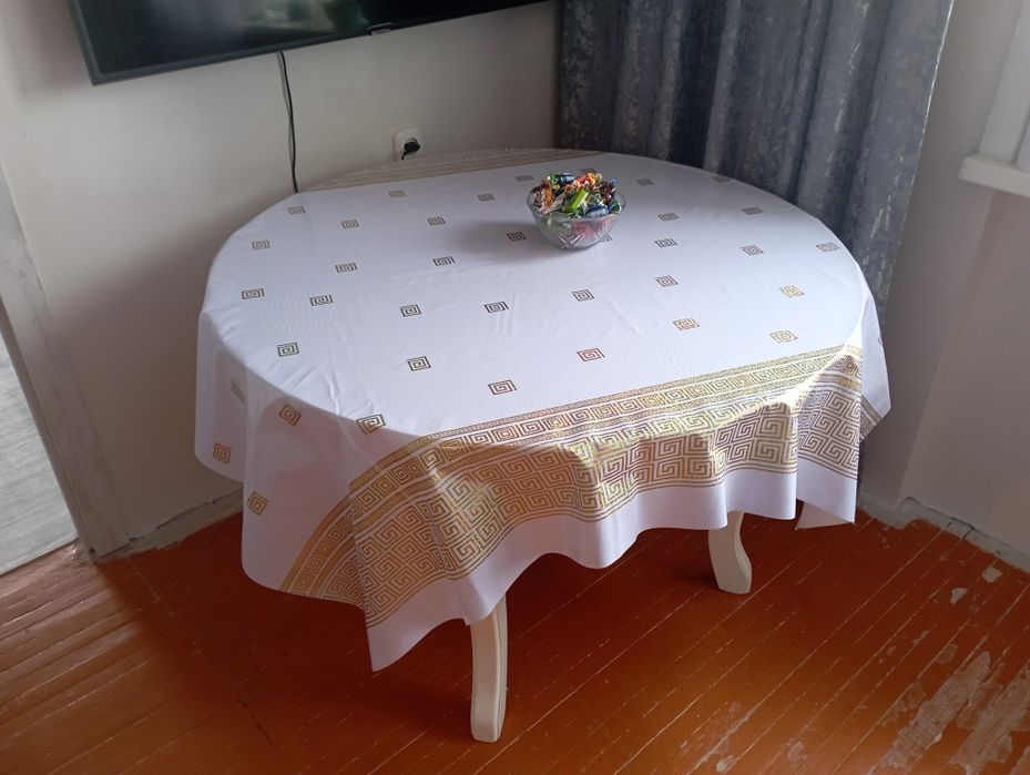 Круглый стол метр на метр