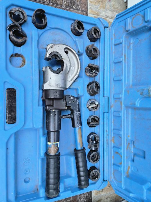 Instrument de sertizare hidraulic  Cembre HT 131 - C