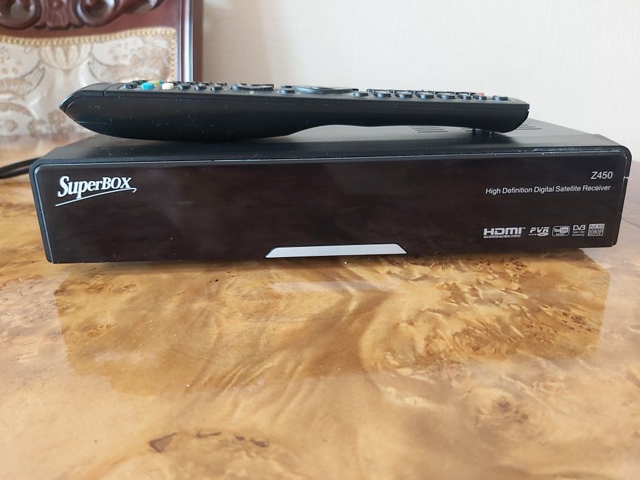 Тюнер спутниковый цифровой superbox Z450