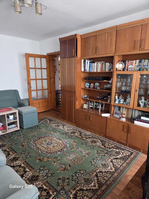 persoana fizica inchiriez apatament cu 3 camere si 2 bai complet mobilat