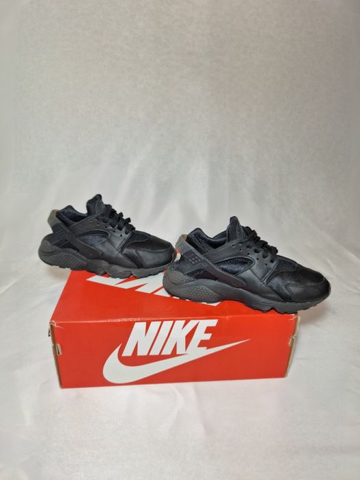 Nike Air Huarache DH4439-001 |

36 | Negru | Originali | Adidaş