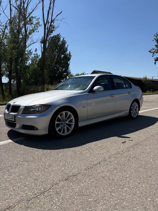 BMW    E90 318D.
