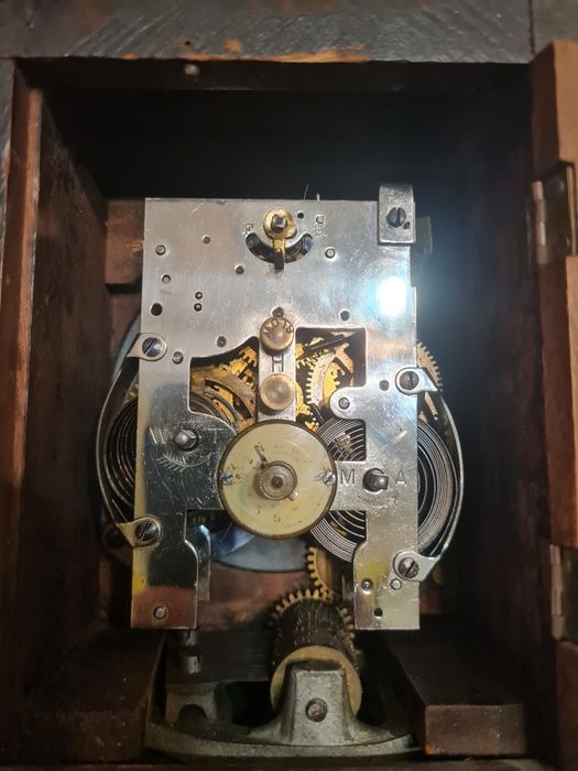 Ceas de masa cu tambur muzical