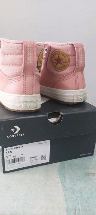 Зимни кецове Converse.