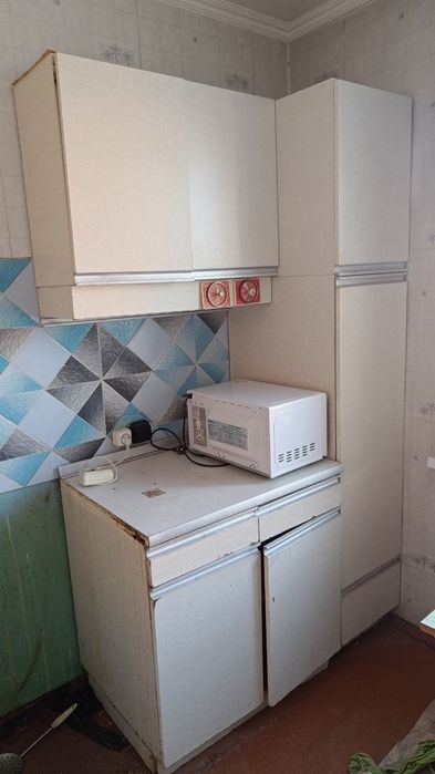 Отдам вешалку в прихожую бу