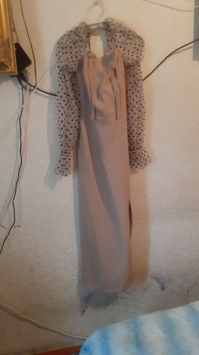 Продам 2 вечерних  платья  коктейльные