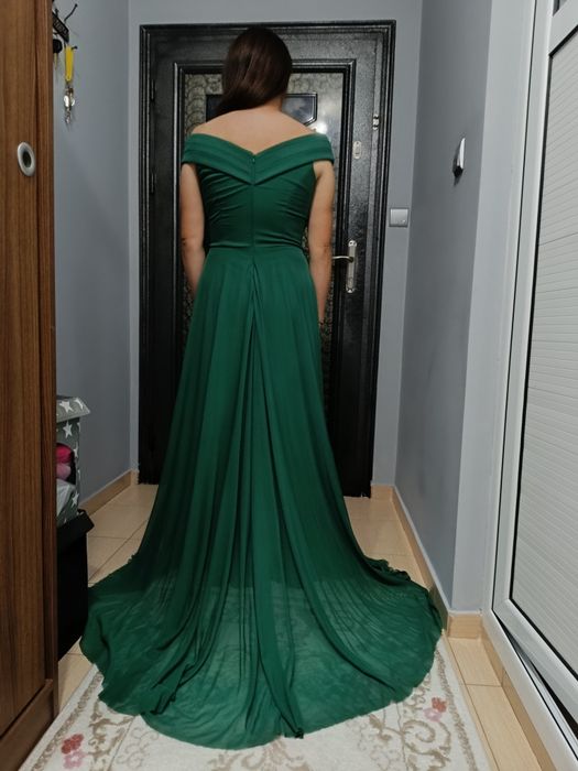 Официални рокли.