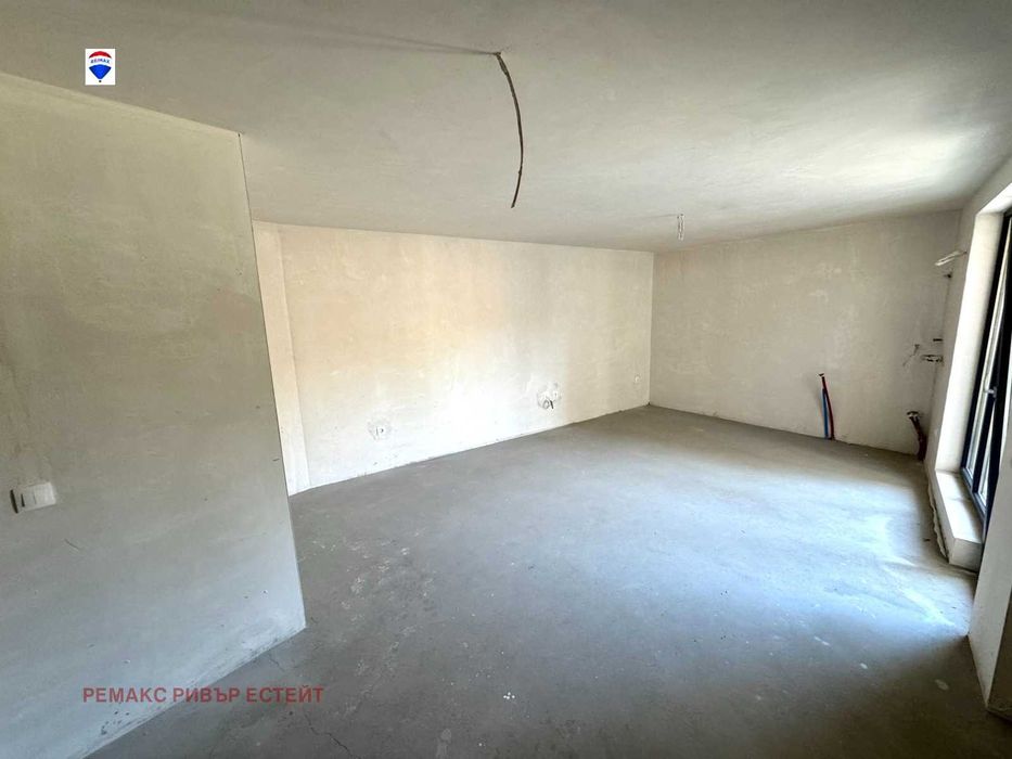 Продава се Едностаен апартамент в Русе, Център - 67 кв.м за 1387 €/кв.м - Снимка #1