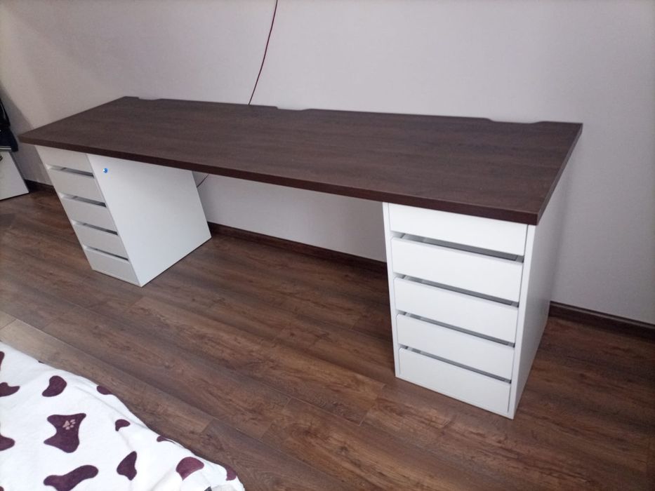 Столы двухтумбовые,  письменные.