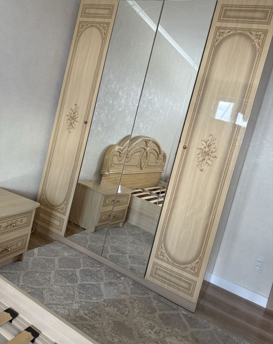 Спальный гарнитур ,продам .