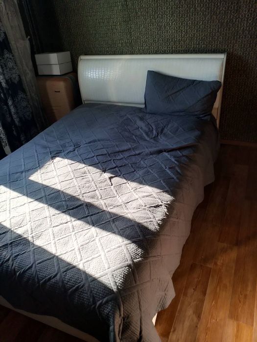 Продам спальный гарнитур