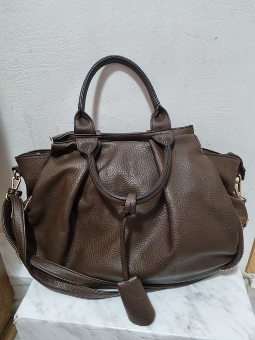 Genți dama in stare foarte bună,una noua