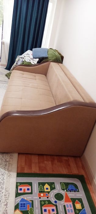 Диван большой коричневый