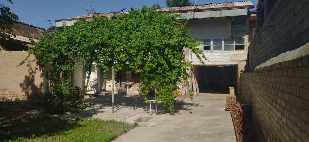 6,5-соток.Вдоль дороги.Срочно продаётся дом.