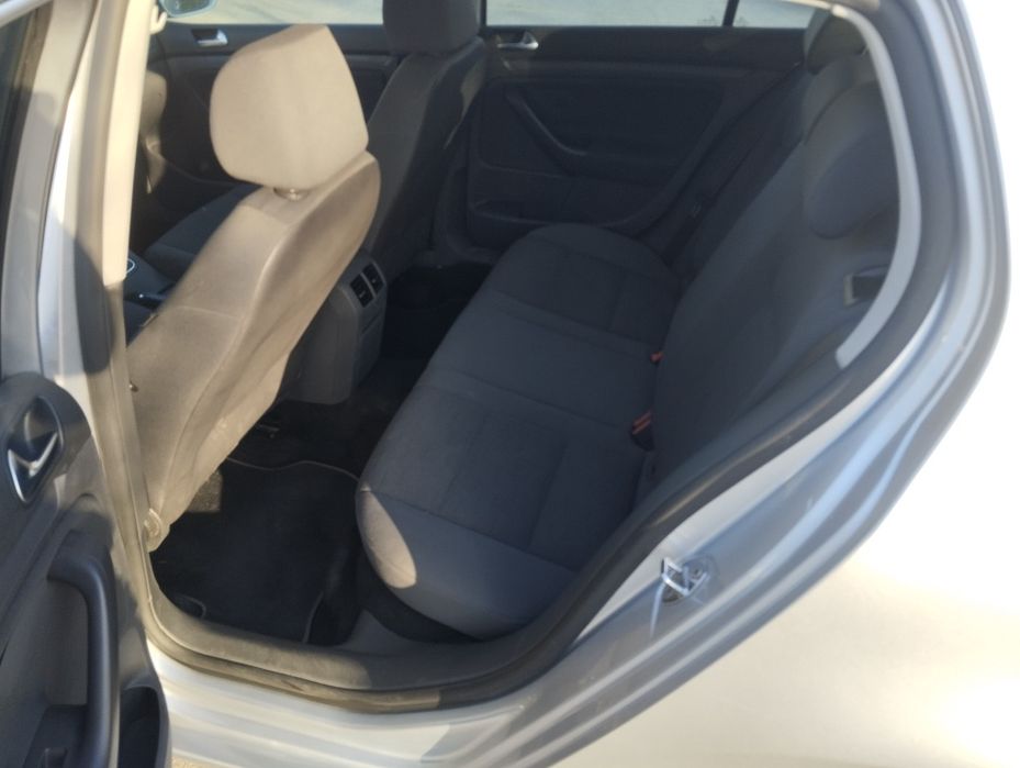 Продавам Голф 5 2.0tdi