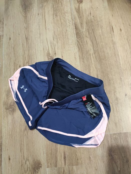 Pantaloni scurți de damă Under Armour mărimea M