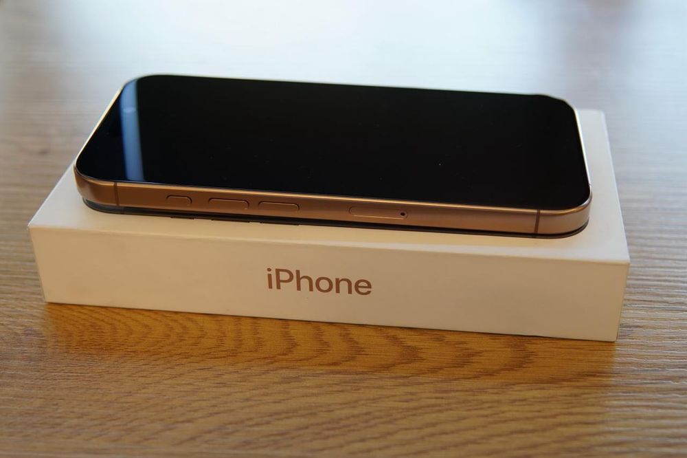 apple iPhone 16 pro