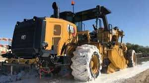 Машина для регенерации и стабилизации дорог CAT [RM400]