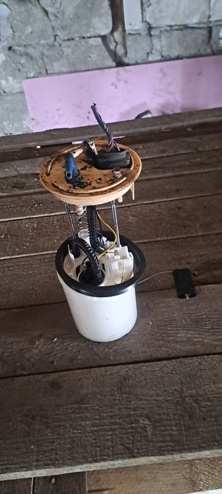 Pompa motorina din rezervor Volkswagen VW Passat B6 2005  2010 2.0 TDI