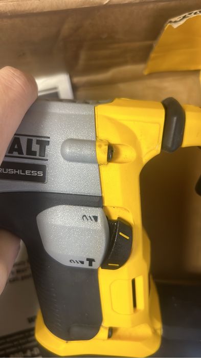 Перфоратор Dewalt