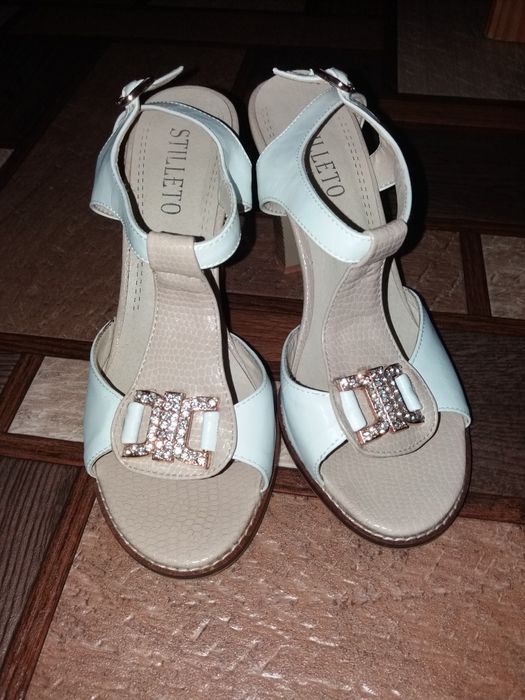 Красивые босоножки