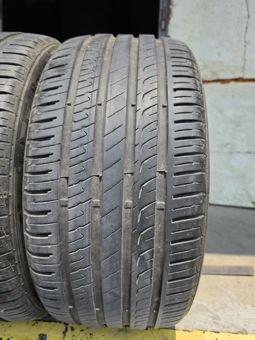 2 бр. летни гуми 255/40/19  Barum DOT 0222 6+ mm