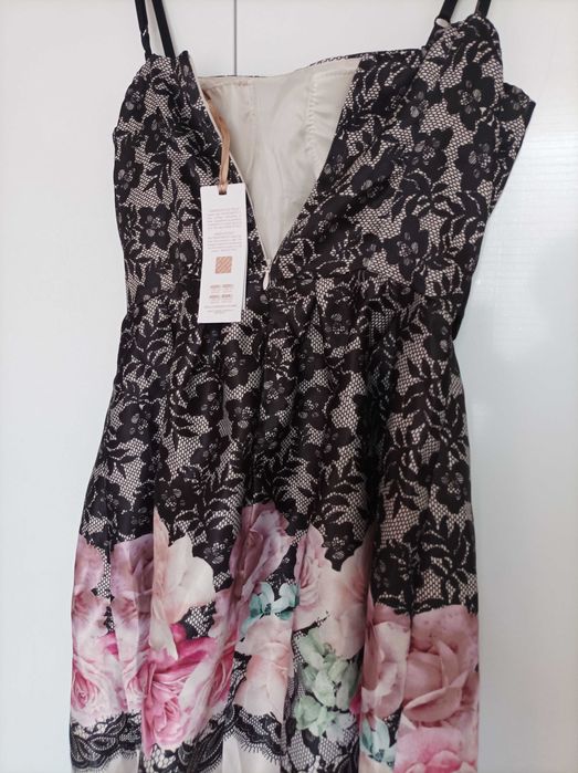 Rinascimento L размер нова рокля