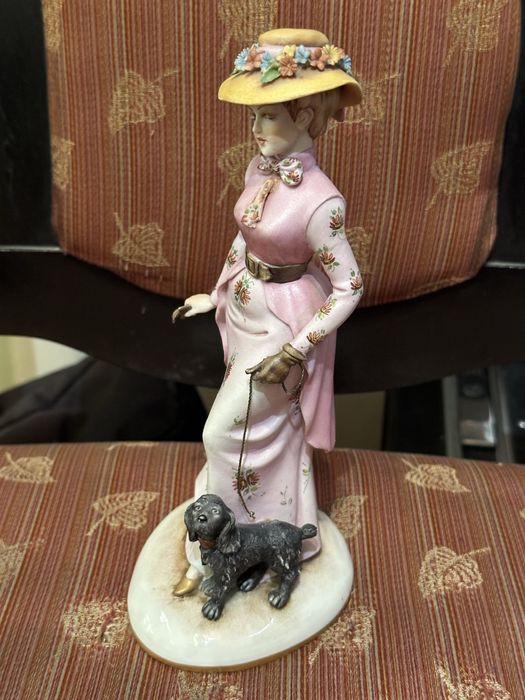 стара порцеланова статуетка капо ди монте