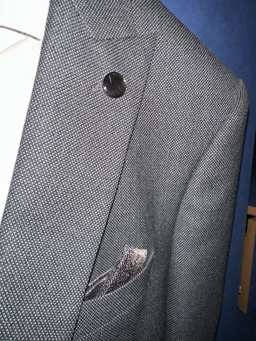 Продам костюмы мужские