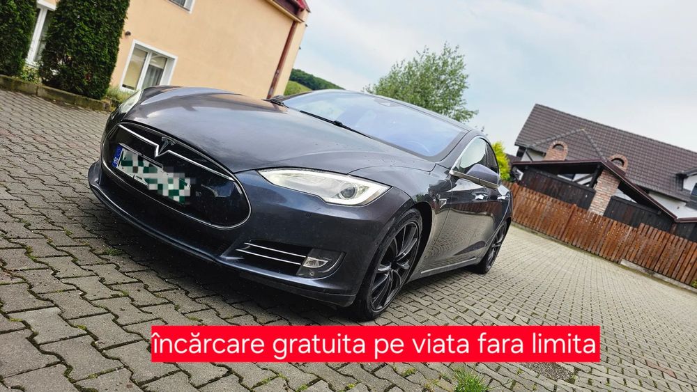 Tesla Model S Incarcare gratuita pe viata stare perfecta de functionare