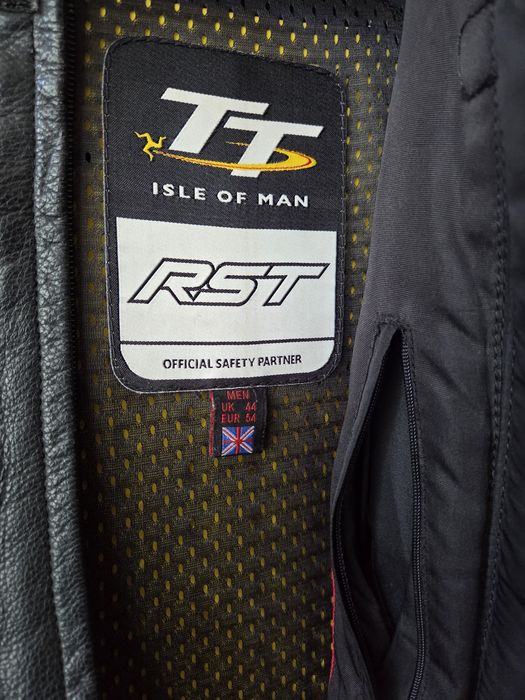 RST Isle Of Man 2 части, размер 54, слайдери и протектор за гръб