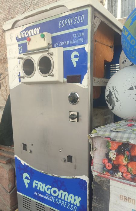 Frezer sotiladi, holati a'lo