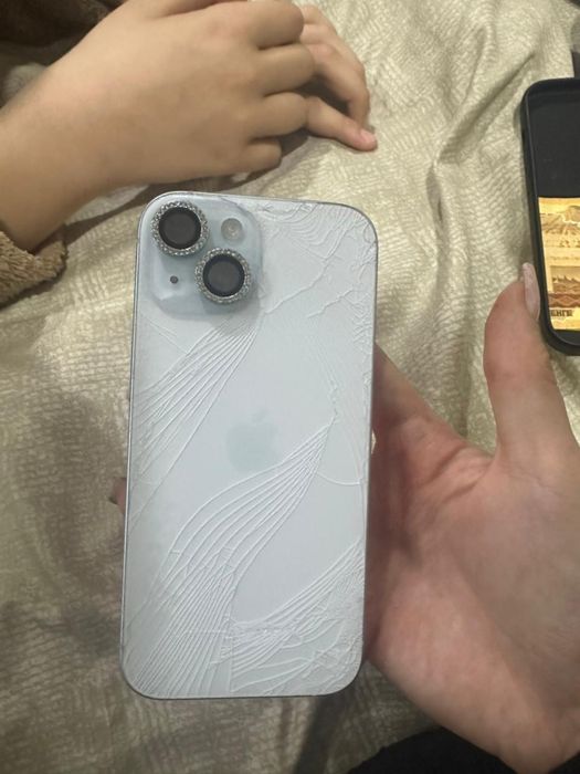 Продам айфон 15 срочно