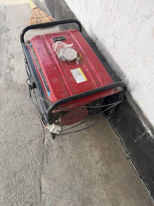 Продам бинзиновый генератор