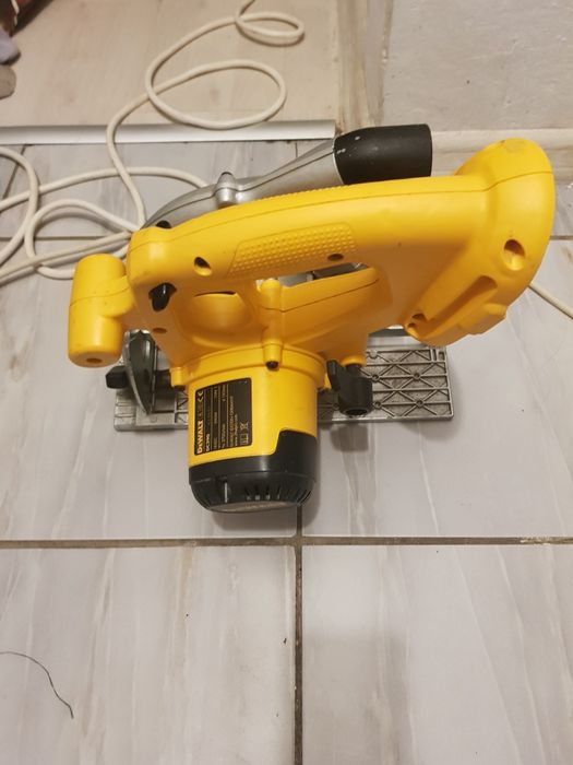 Circular Dewalt DC390