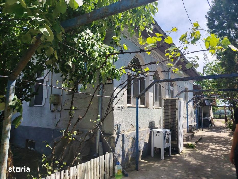 Casa de vanzare, 741 mp teren, zona Cosoveni -Dolj