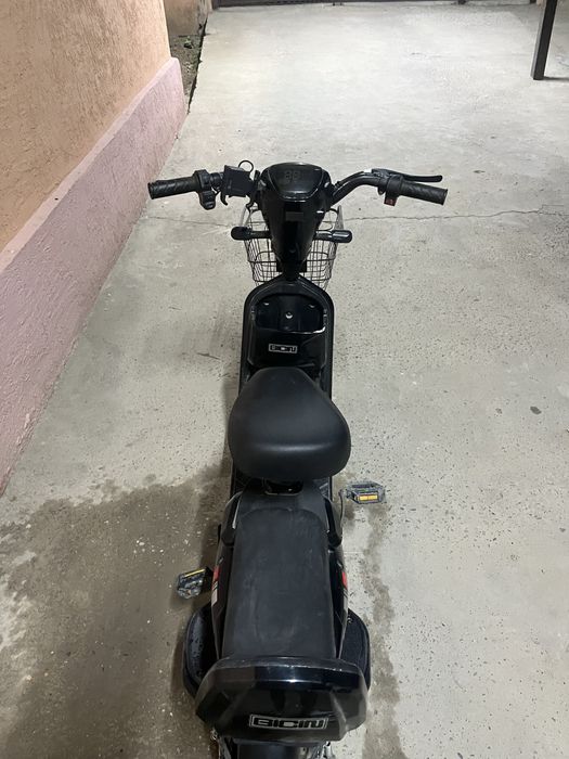 Скутер sk8 продам