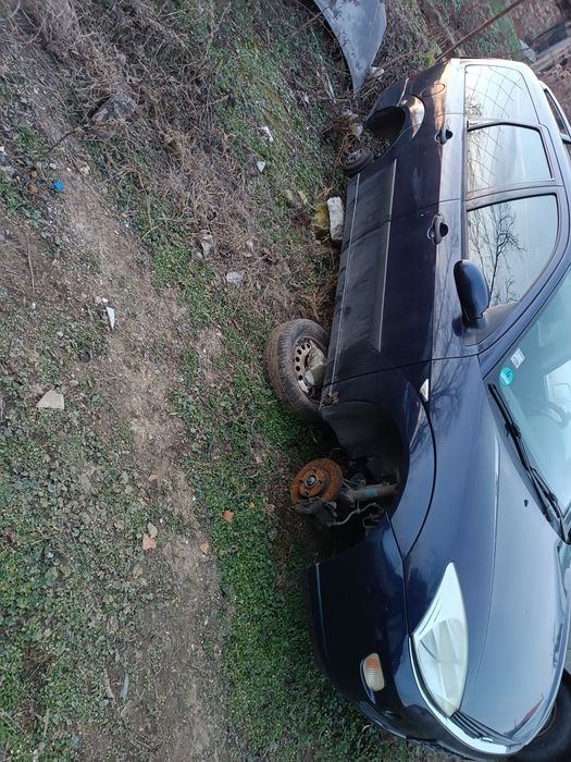 Ford Focus 1.6i бензин на Части