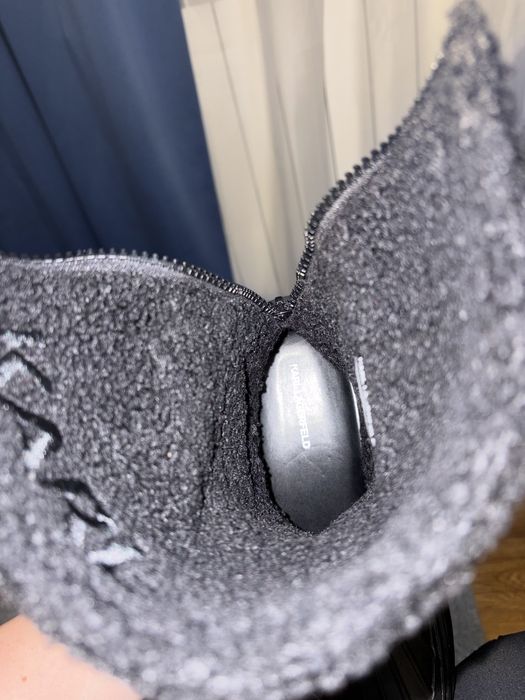 Продавам боти Karl Lagerfeld