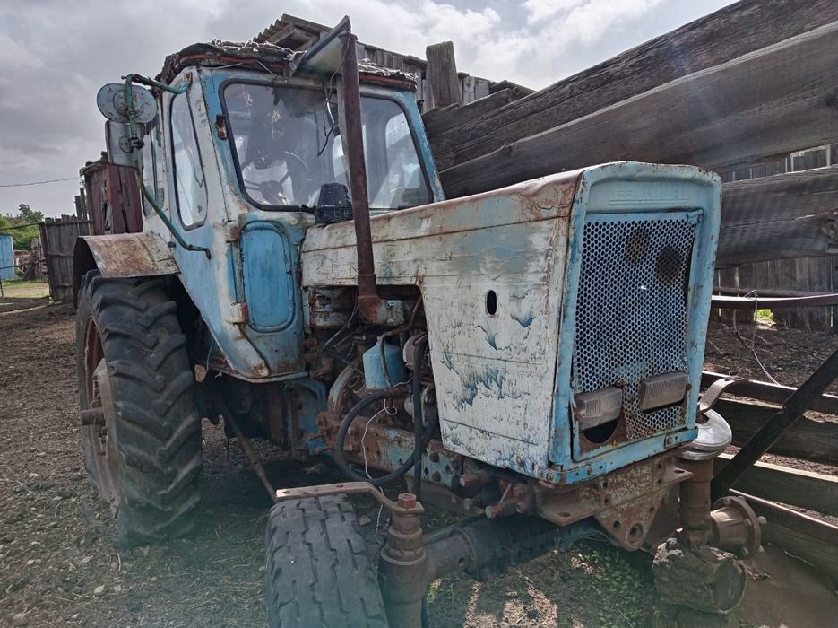 Продам трактор на запчасти / под восстановление