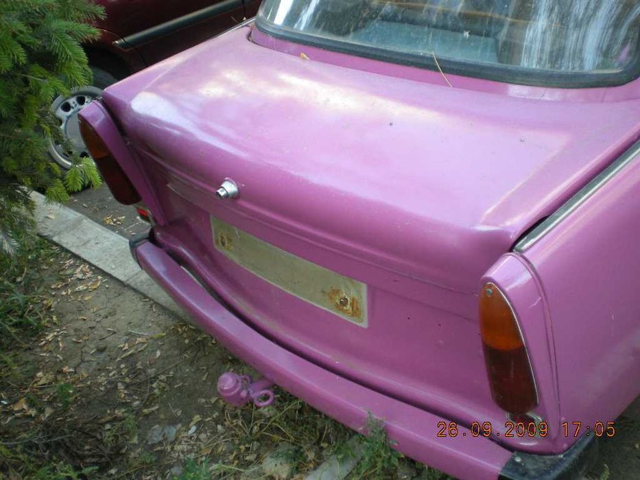 TRABANT 601 1986 — imagine 2