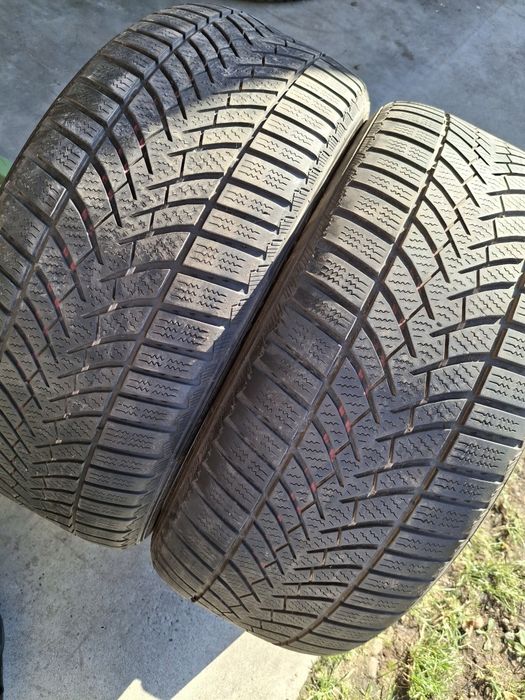 2 Anvelope  de iarnă 225 50 r17 Semperit