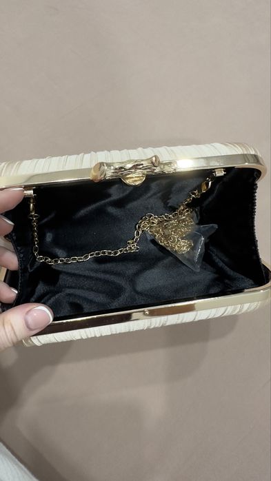 Продам клатч в хорошем состоянии