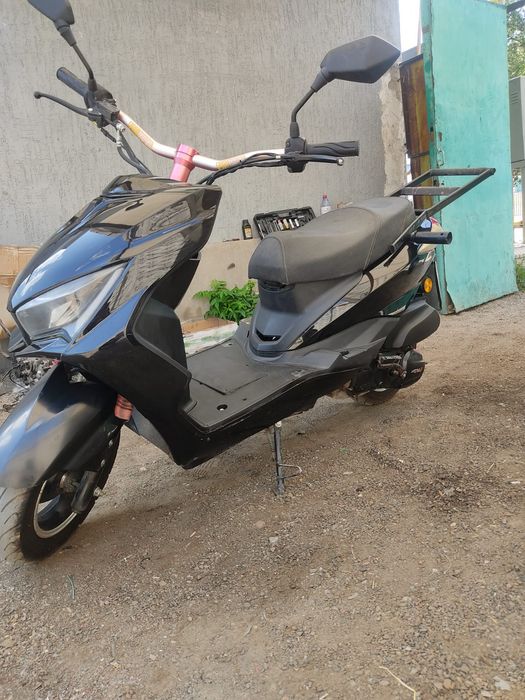 продам скутер м8 про