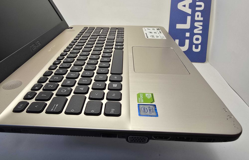 Asus R541U      i5 7200U/12GB/250SSD/Nvidia 920M-2GB/FHD