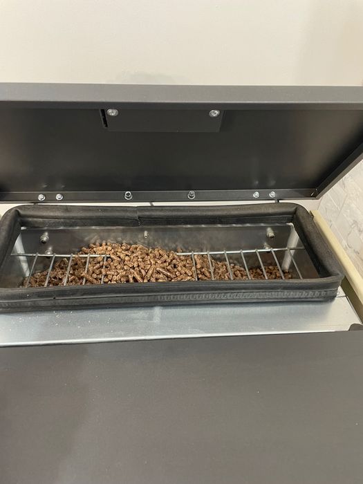 Продавам пелетна камина bisolid 16kw