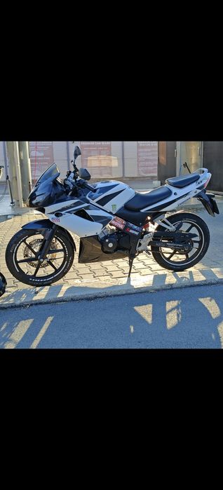 Vând honda cbr 125r injecție