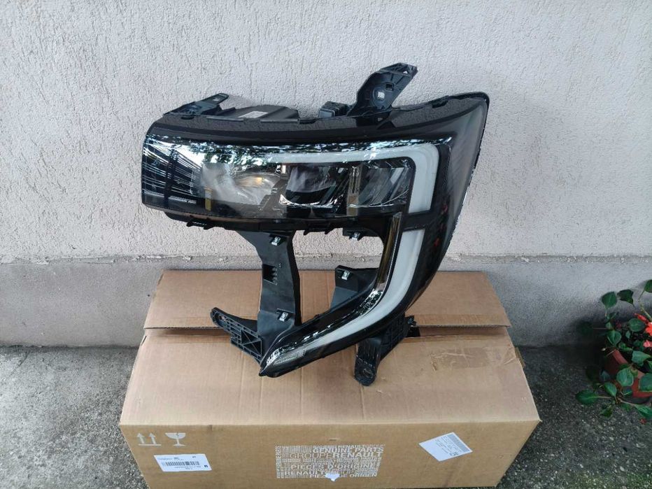 Far stanga Renault Master 2024 2025 2026 original