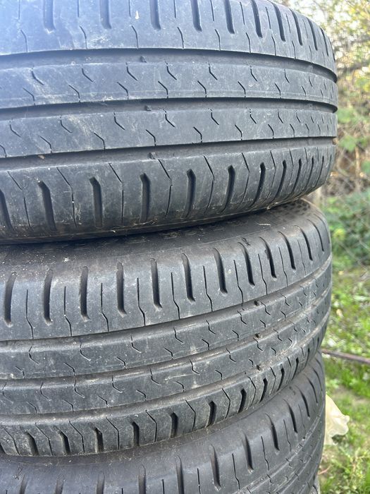 vand 4 anvelope dacia logan