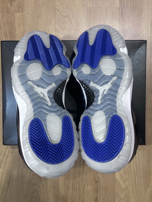Jordan 11.       .